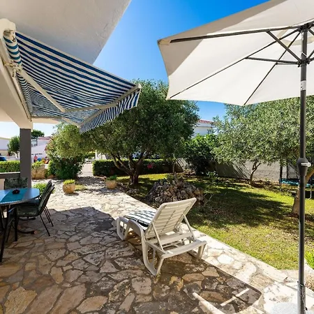 Apartment Erdgeschosswohnung Mit Terrasse In Vir